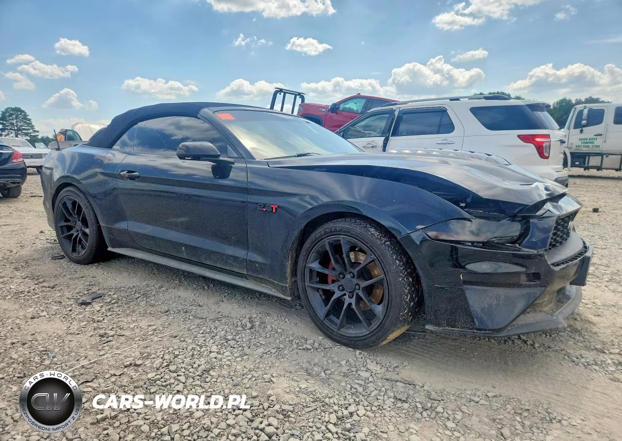2018 Ford Mustang VIN:1FATP8UH7J5125076 - 4