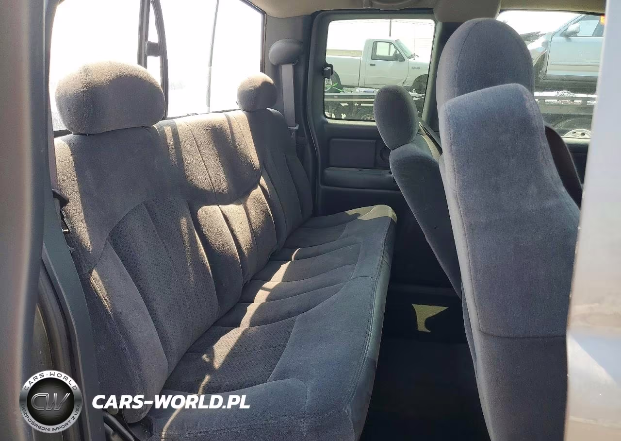 2002 Chevrolet Silverado C1500 VIN:2GCEC19V121233975 - 10
