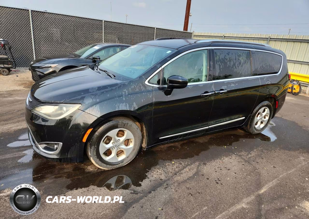 2017 Chrysler Pacifica Touring L Plus