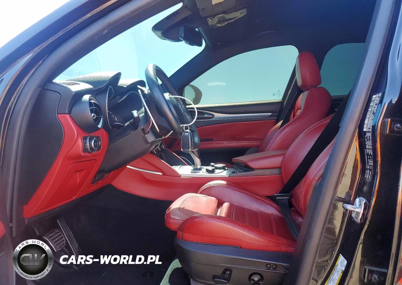 2018 Alfa Romeo Stelvio Ti Sport VIN:ZASFAKNN2J7B73316 - 7