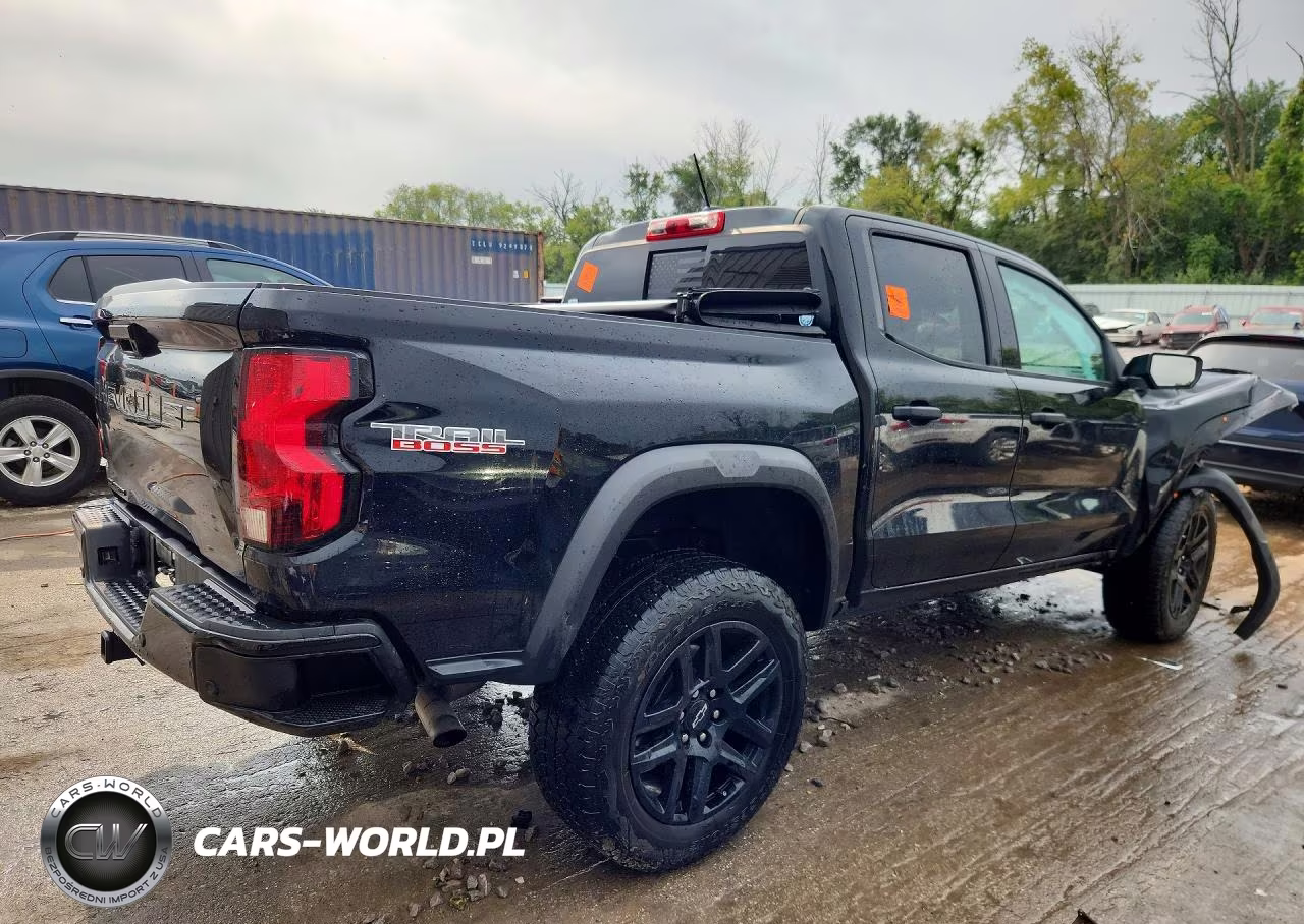 2023 Chevrolet Colorado Trail Boss VIN:1GCPTEEK5P1211972 - 3