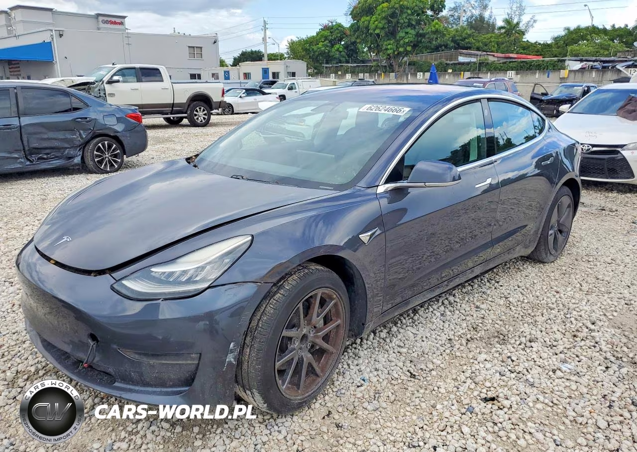 2018 Tesla Model 3 – zdjęcie 1 z 12