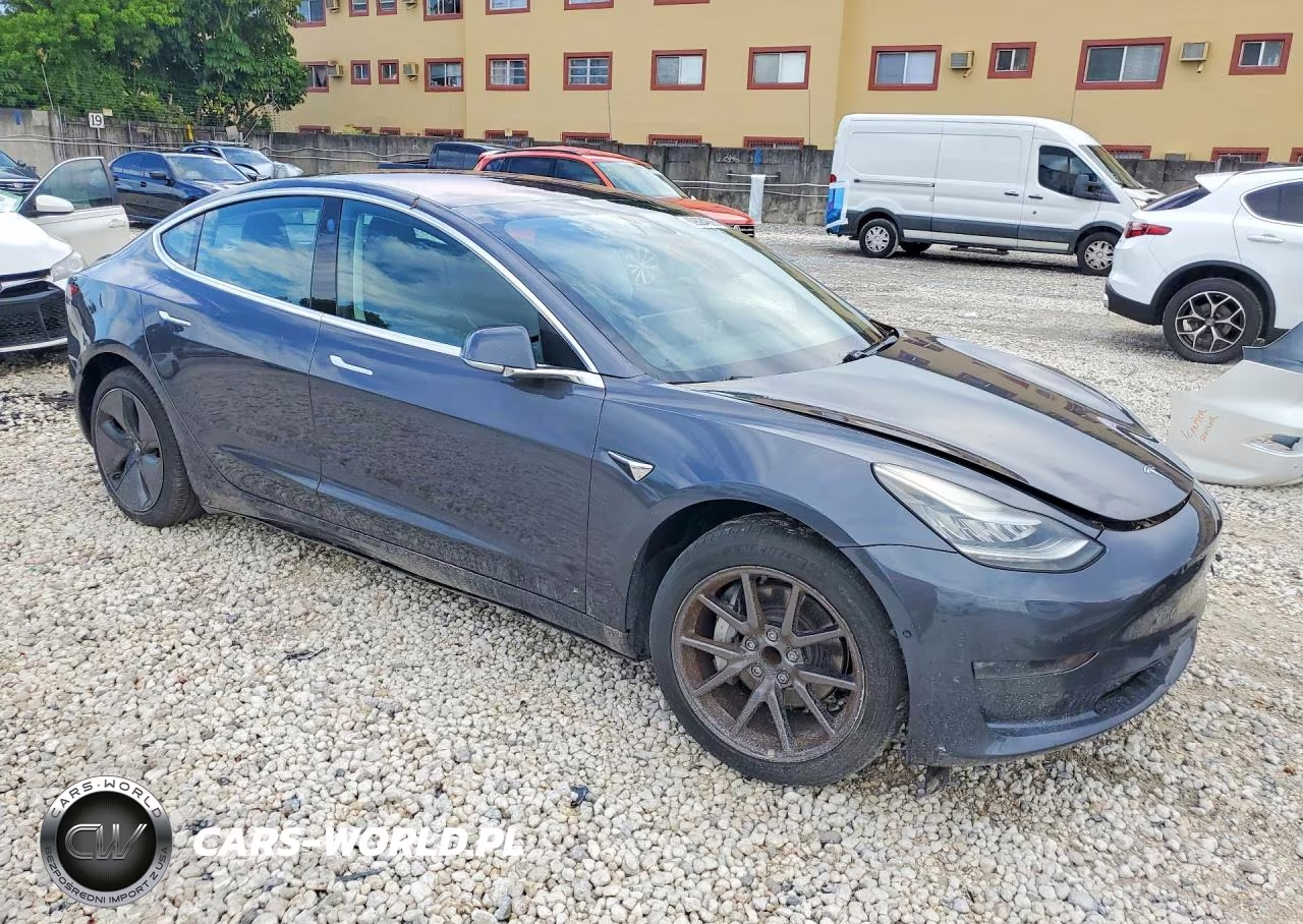 2018 Tesla Model 3 VIN:5YJ3E1EA7JF123836 - 4