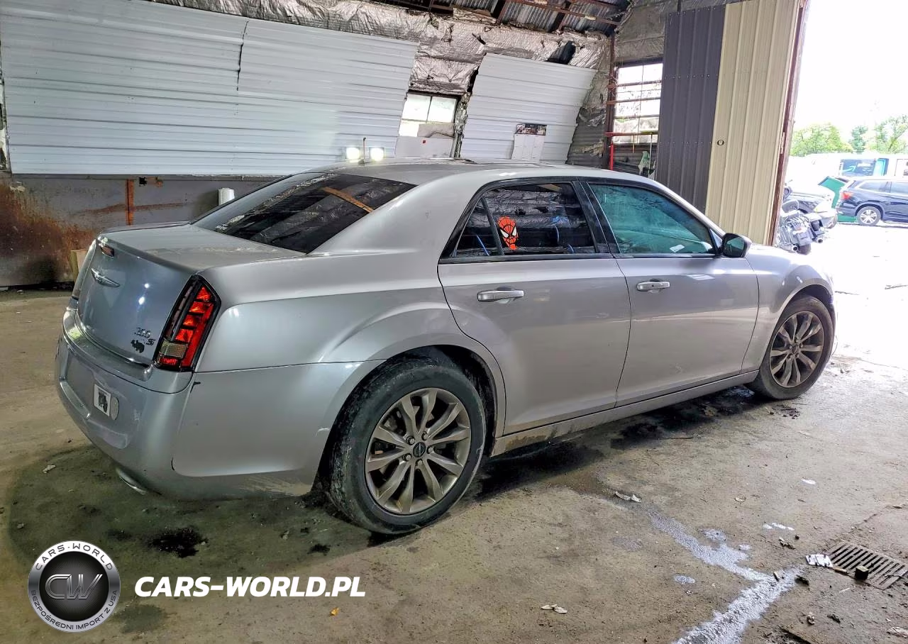 2014 Chrysler 300 S VIN:2C3CCAGG9EH273605 - 3