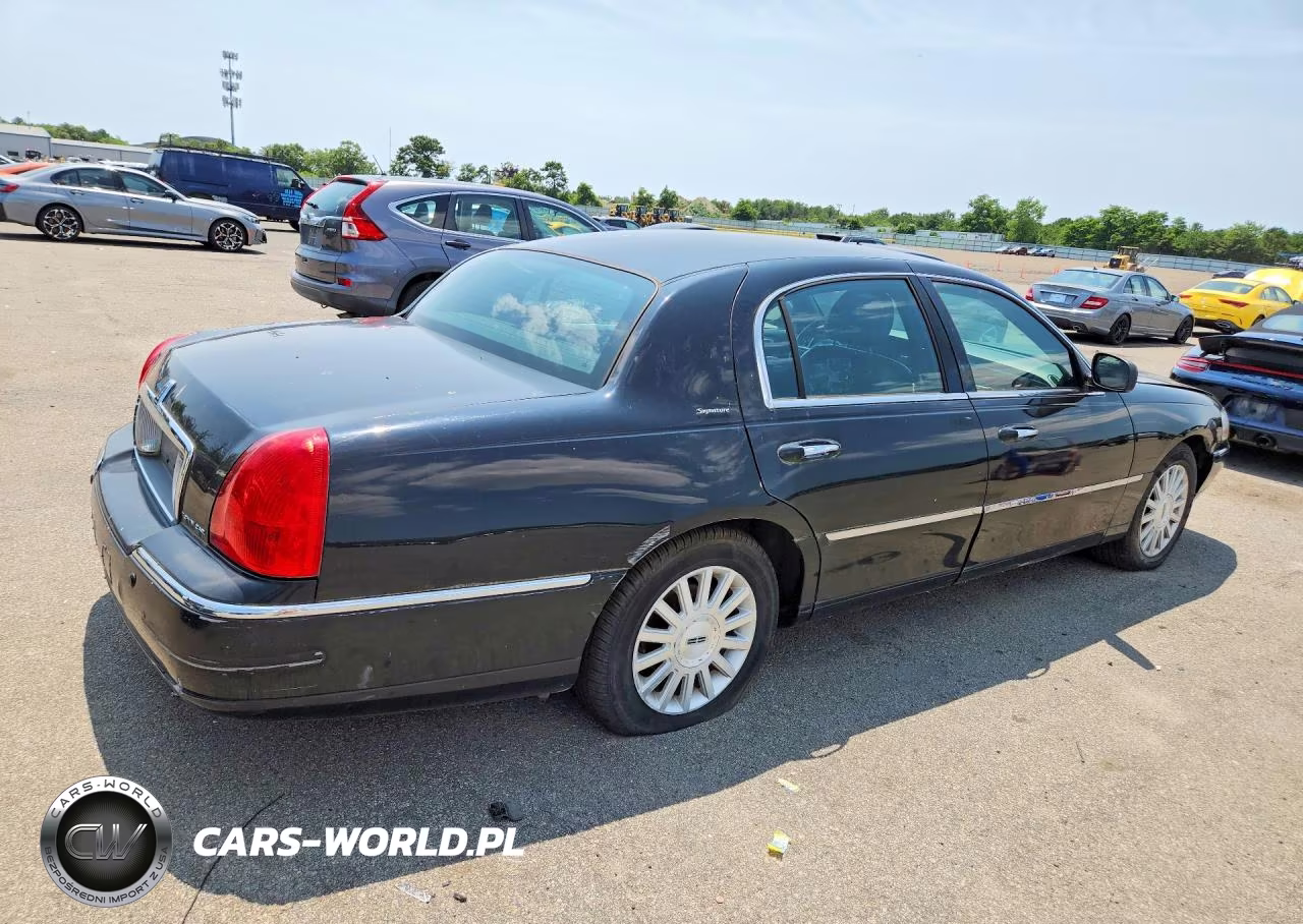 2004 Lincoln Town Car Executive VIN:1LNHM81W84Y604102 - 3
