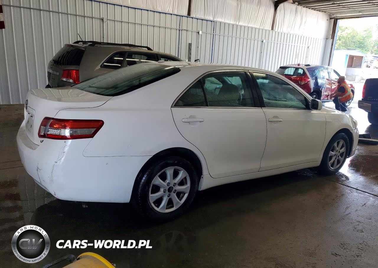 2010 Toyota Camry Le VIN:4T1BF3EK9AU577893 - 3