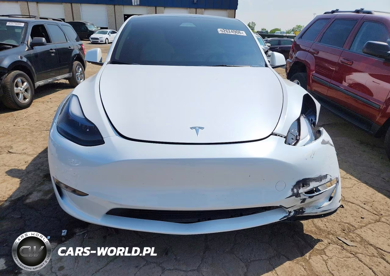 2024 Tesla Model Y VIN:7SAYGAEE0RF098764 - 5