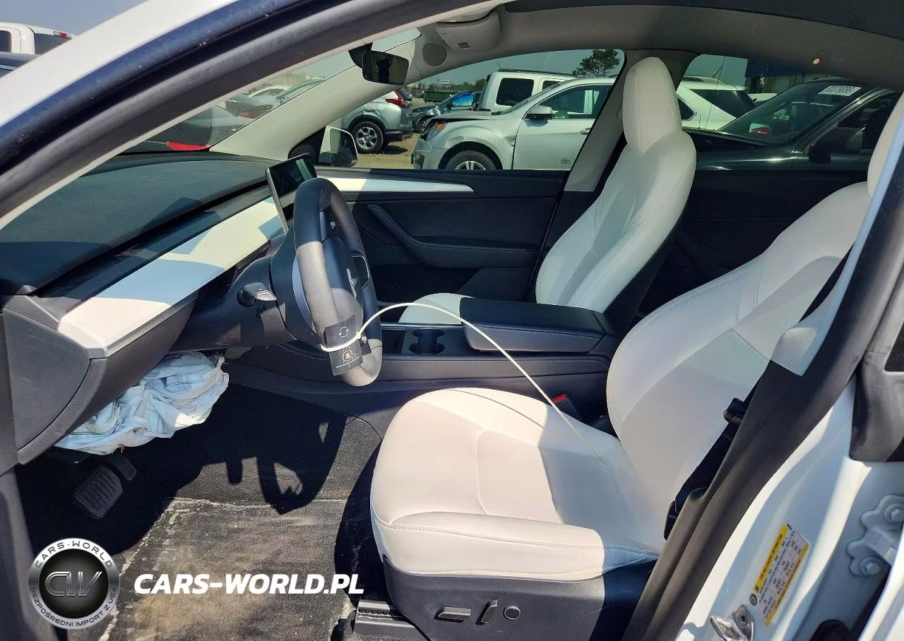 2024 Tesla Model Y VIN:7SAYGAEE0RF098764 - 7