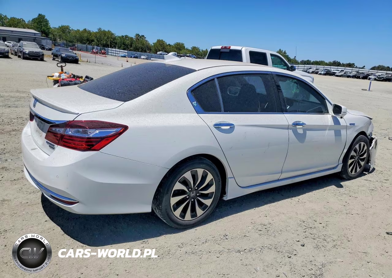 2017 Honda Accord Touring Hybrid VIN:JHMCR6F77HC004419 - 3