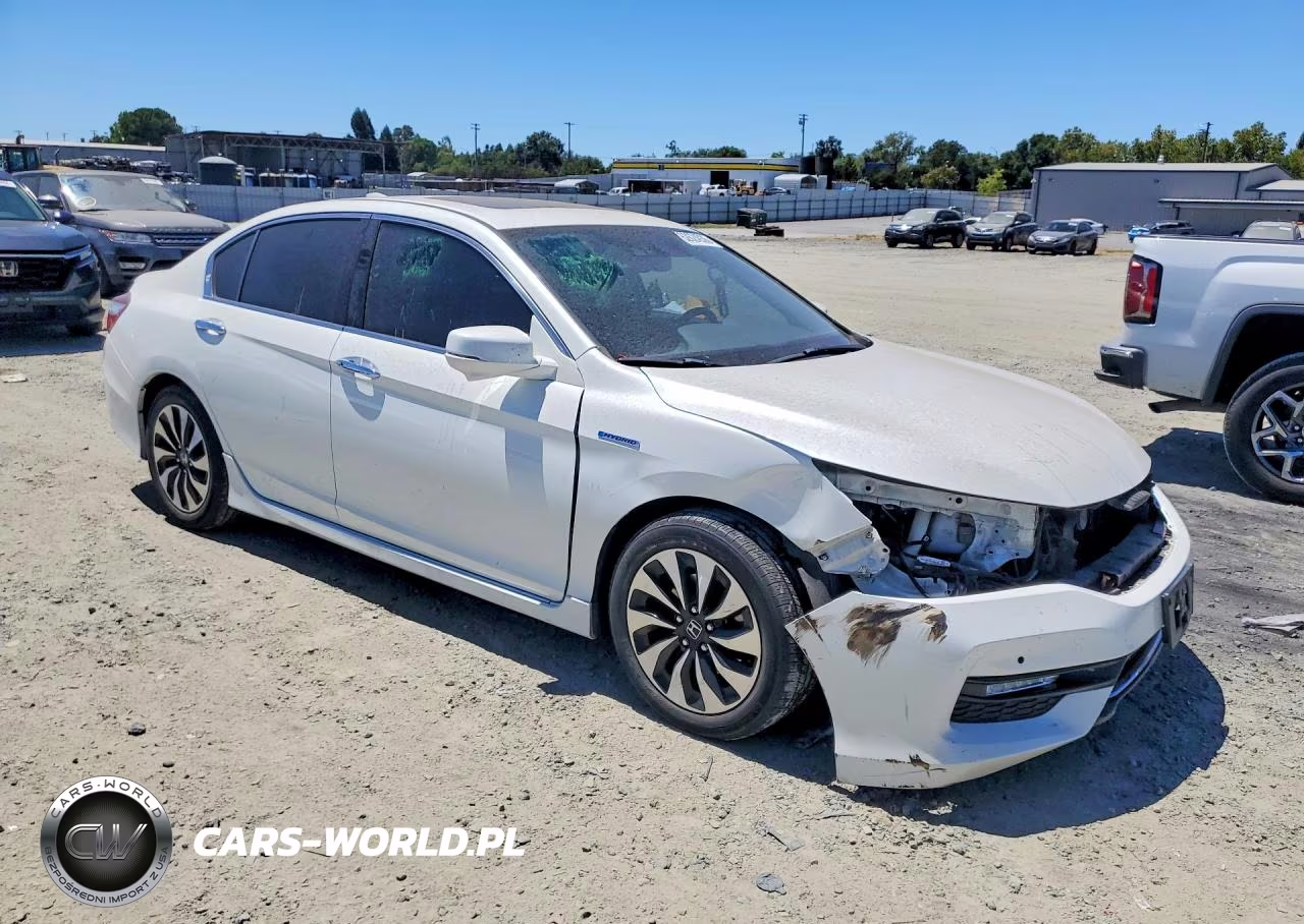 2017 Honda Accord Touring Hybrid VIN:JHMCR6F77HC004419 - 4