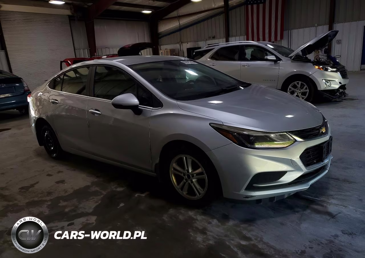2017 Chevrolet Cruze Lt VIN:1G1BE5SM2H7264081 - 4