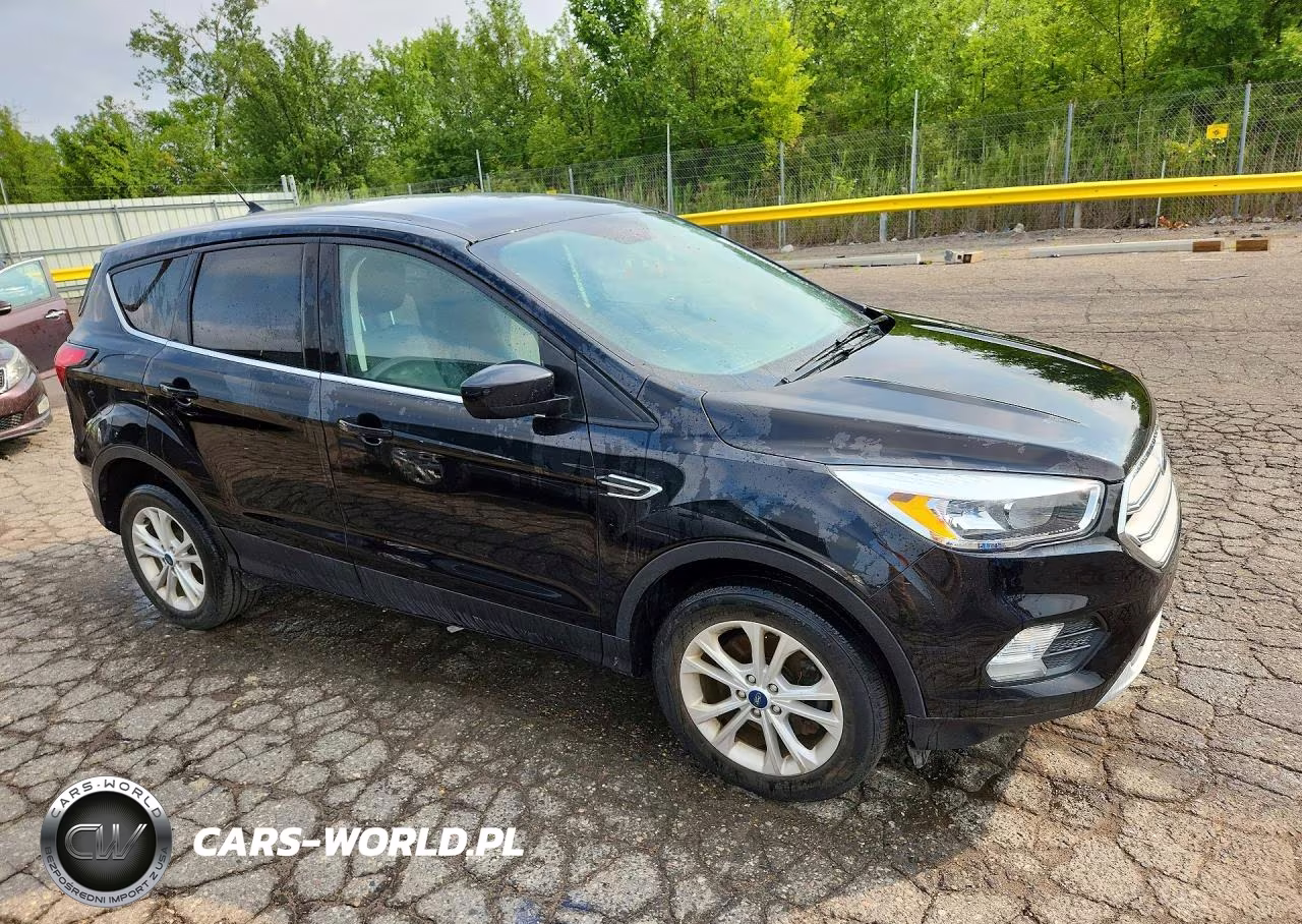 2019 Ford Escape Se VIN:1FMCU9GD5KUA61575 - 4
