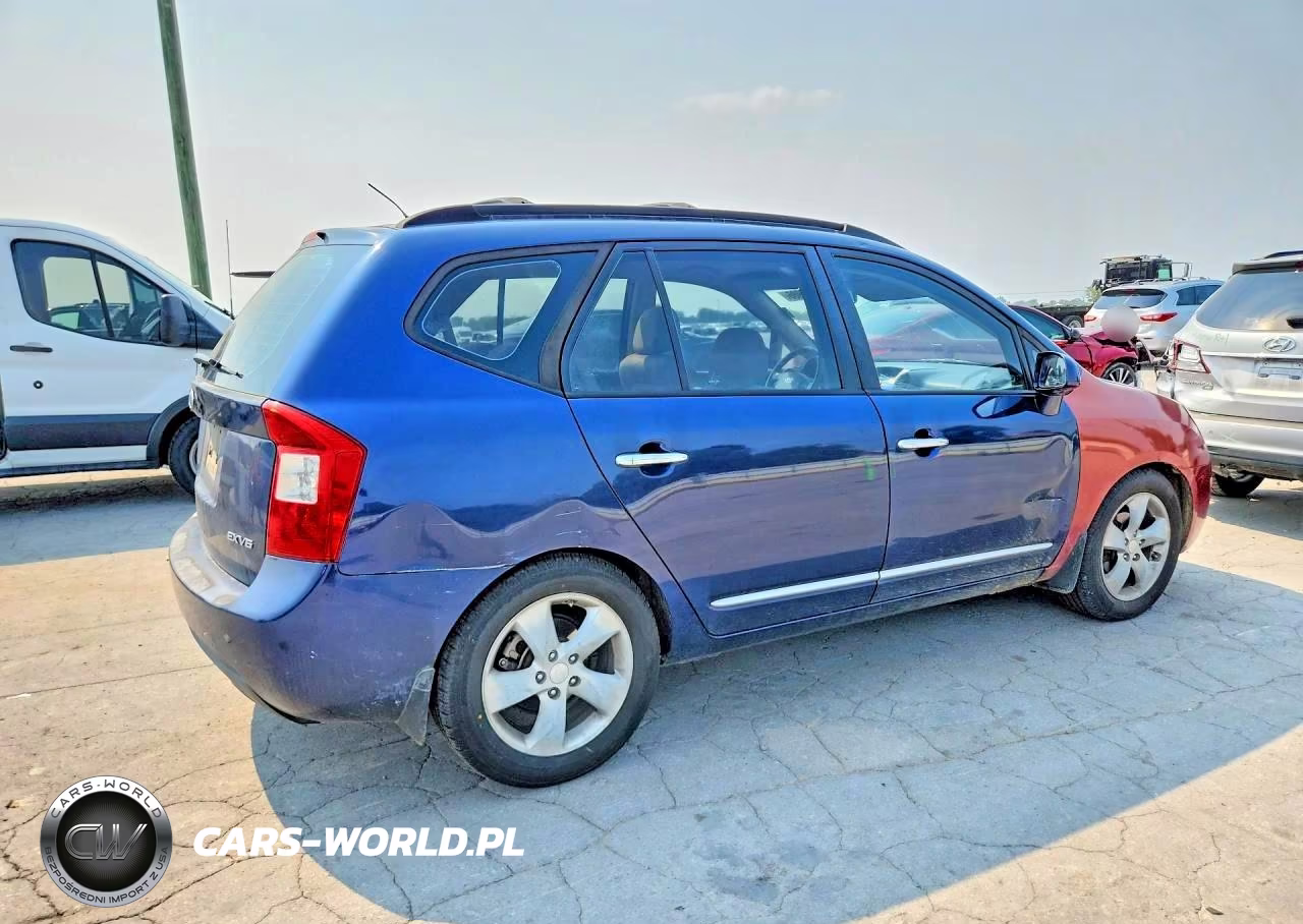 2008 Kia Rondo Lx VIN:KNAFG526X87156471 - 3
