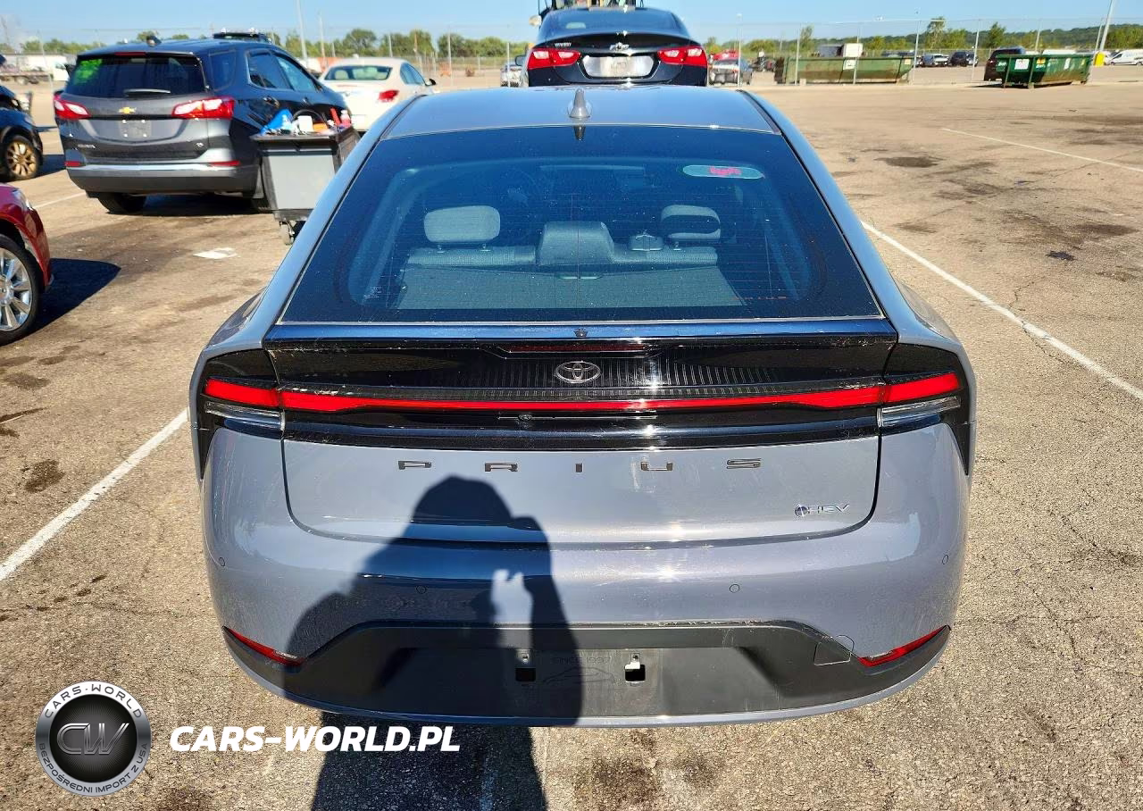 2025 Toyota Prius Le VIN:JTDACAAU8S3056952 - 6