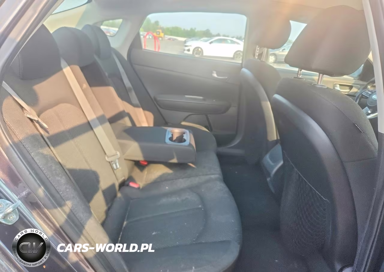 2019 Kia Optima Lx VIN:5XXGT4L32KG325298 - 10