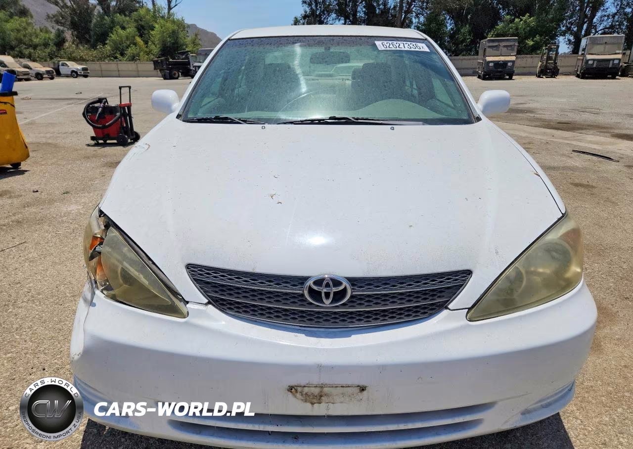 2002 Toyota Camry Le VIN:4T1BE32K82U080388 - 5