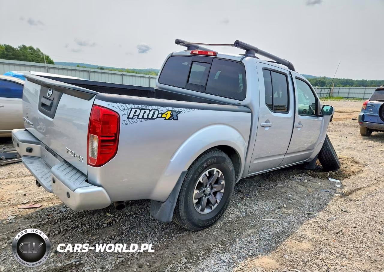2015 Nissan Frontier Pro-4X VIN:1N6AD0EV3FN733603 - 3