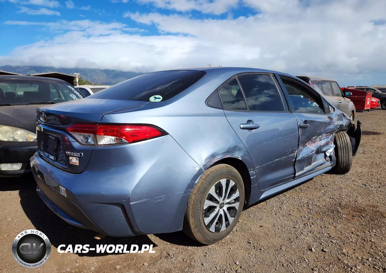 2020 Toyota Corolla Le VIN:JTDEBRBE7LJ024680 - 3