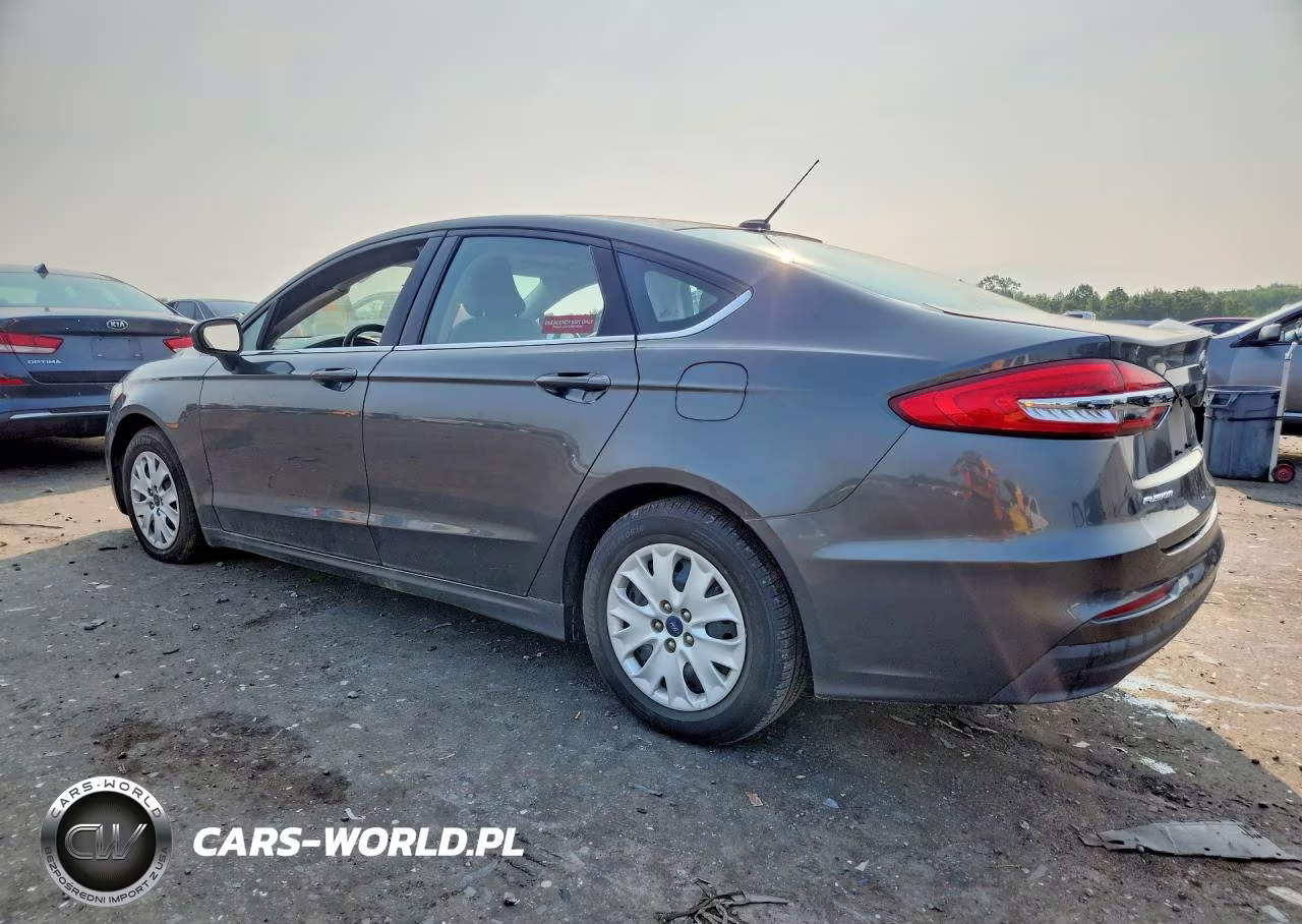 2019 Ford Fusion S VIN:3FA6P0G73KR194539 - 2