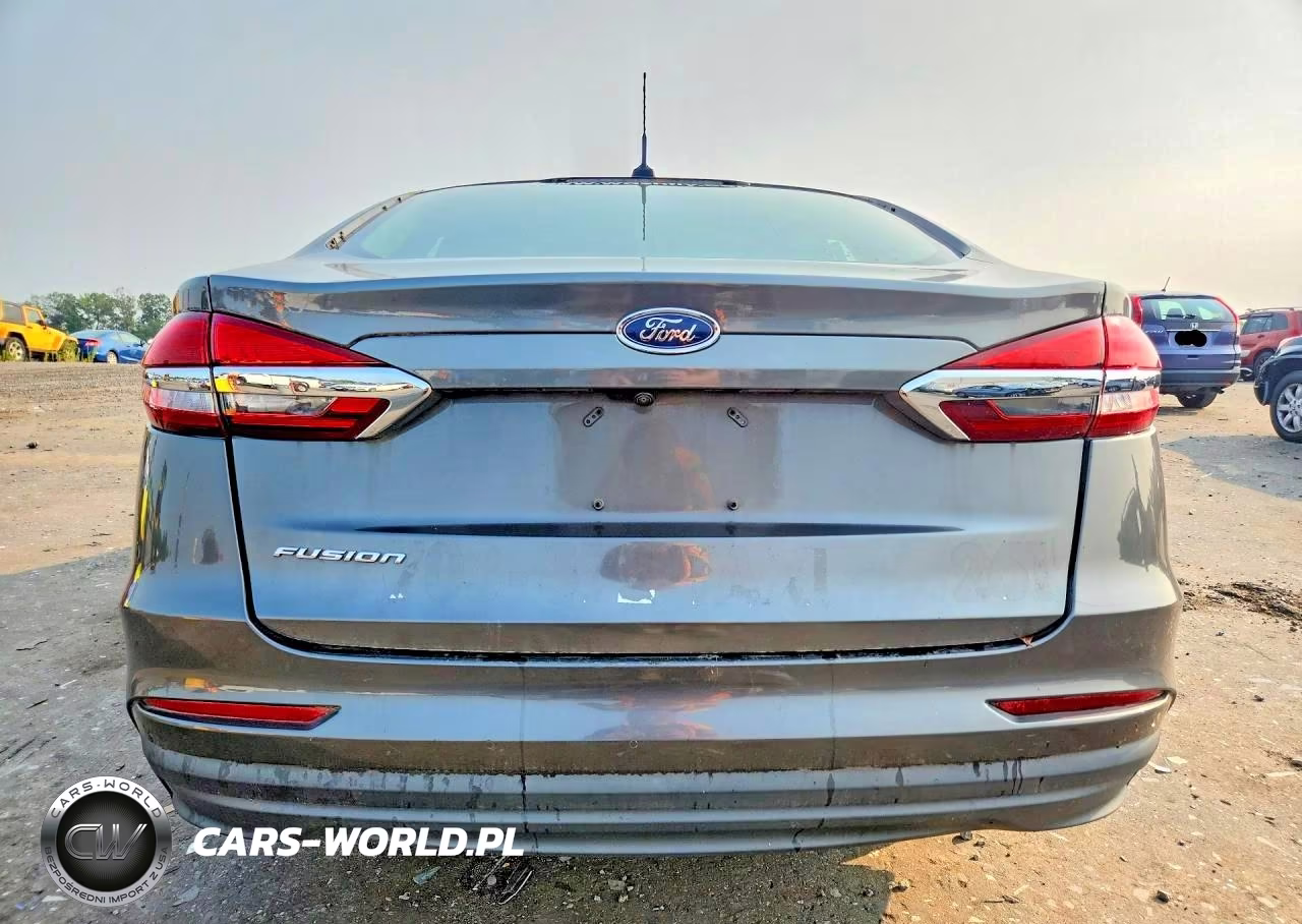 2019 Ford Fusion S VIN:3FA6P0G73KR194539 - 6
