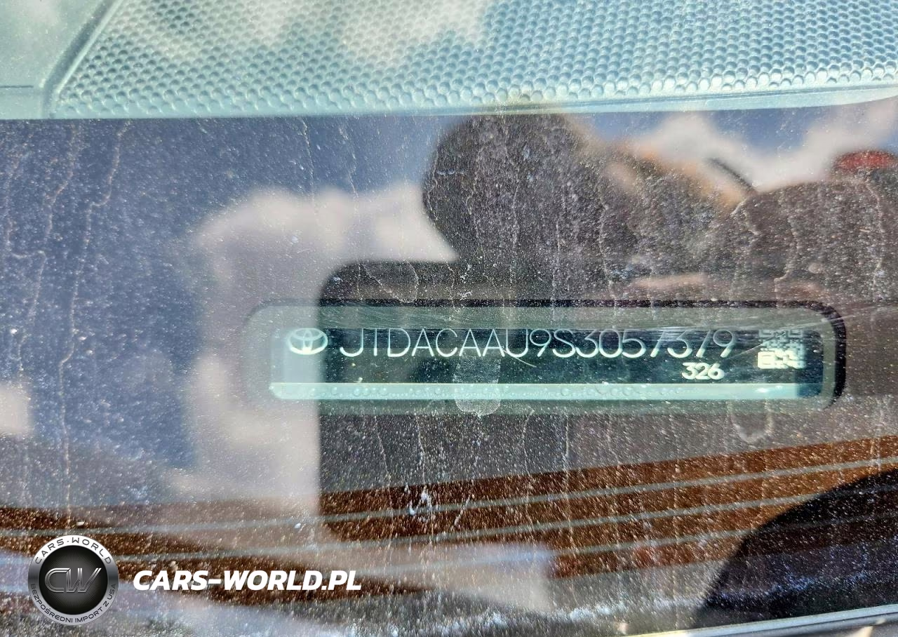 2025 Toyota Prius Le VIN:JTDACAAU9S3057379 - 12