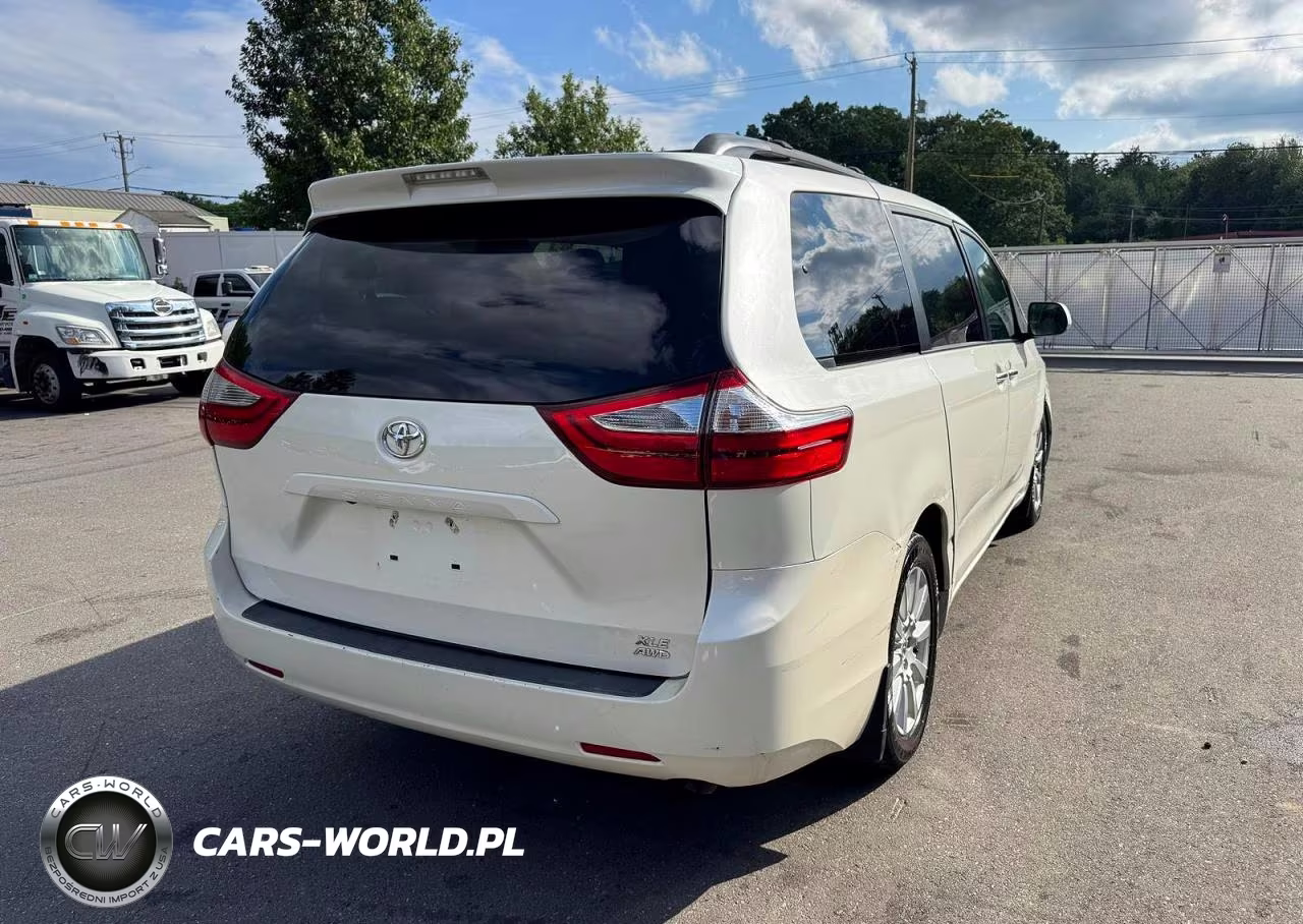 2017 Toyota Sienna Xle 7-Passenger VIN:5TDDZ3DC4HS159092 - 3
