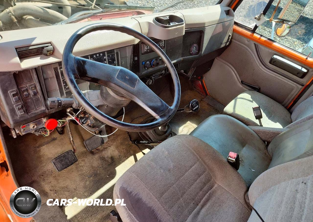 1998 International 4000 4700 VIN:1HTSCABM7WH495431 - 8