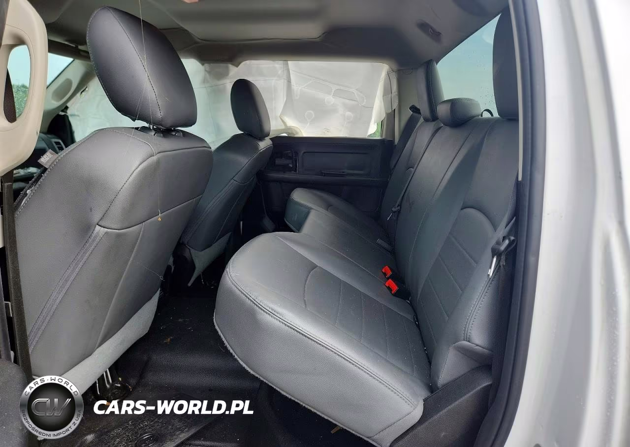 2019 Ram 1500 Classic Tradesman VIN:3C6RR7KT2KG690661 - 10