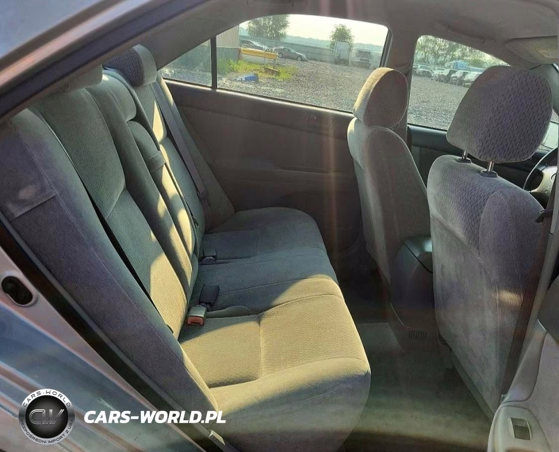 2002 Toyota Camry Le VIN:4T1BE32K92U049828 - 10