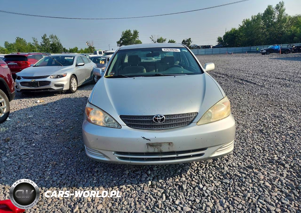 2002 Toyota Camry Le VIN:4T1BE32K92U049828 - 5