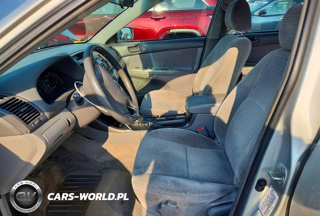 2002 Toyota Camry Le VIN:4T1BE32K92U049828 - 7