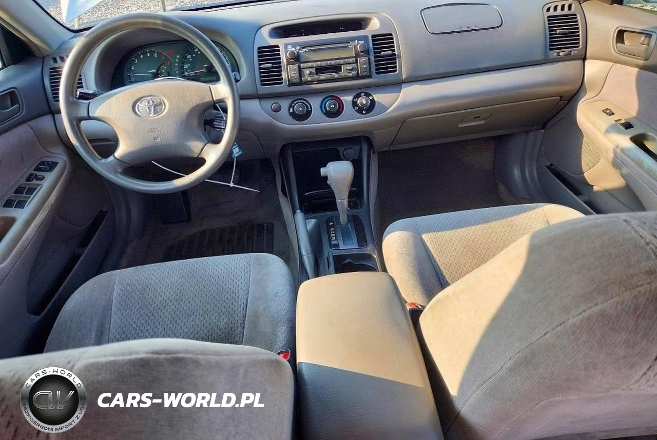 2002 Toyota Camry Le VIN:4T1BE32K92U049828 - 8