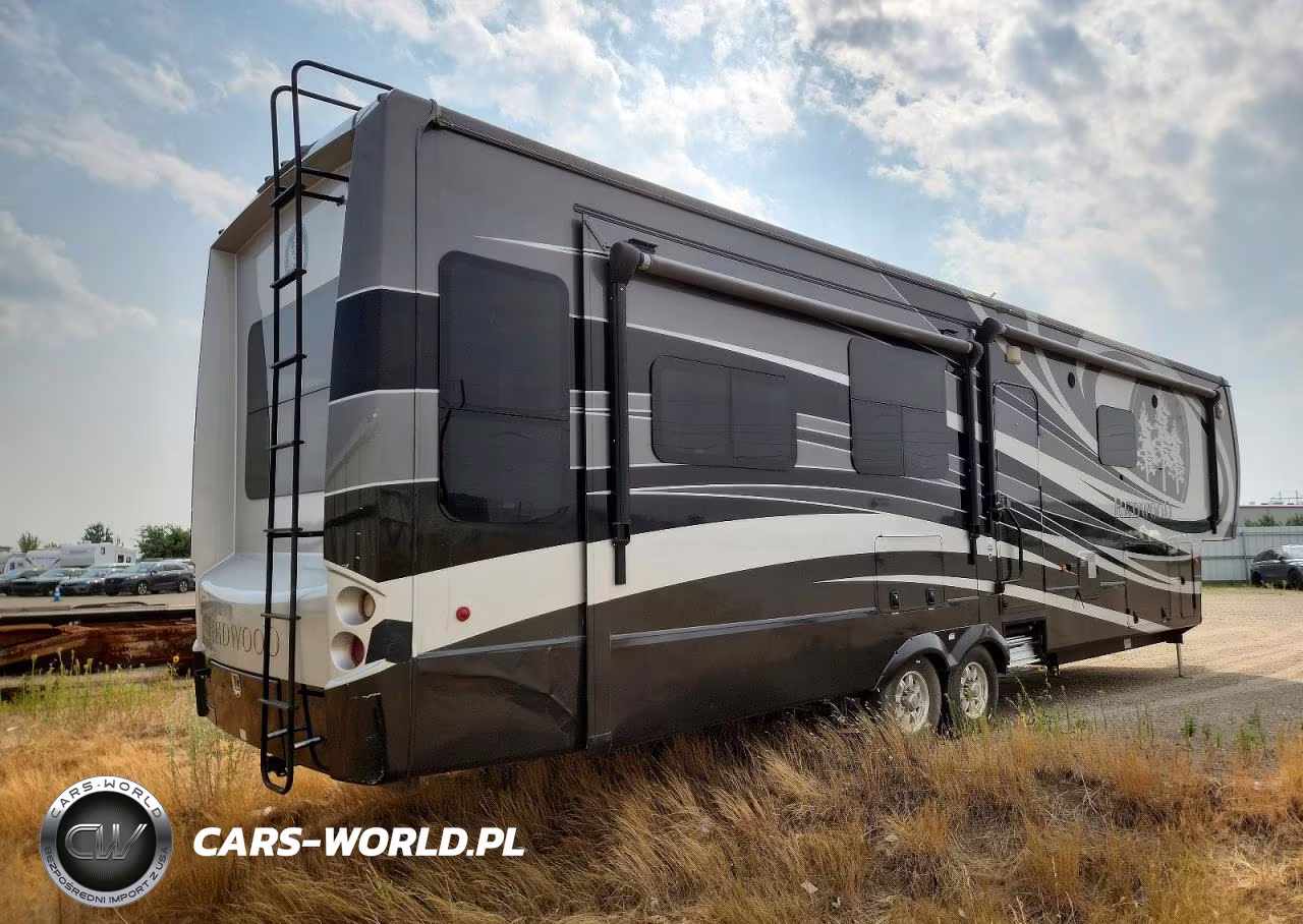 2016 Cross Roads Red Wood Camper VIN:4V0FC3922GR006322 - 4