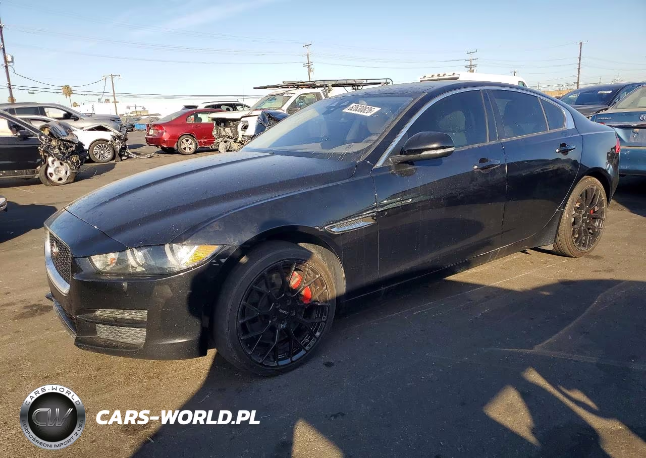 2017 Jaguar Xe Premium – zdjęcie 1 z 12