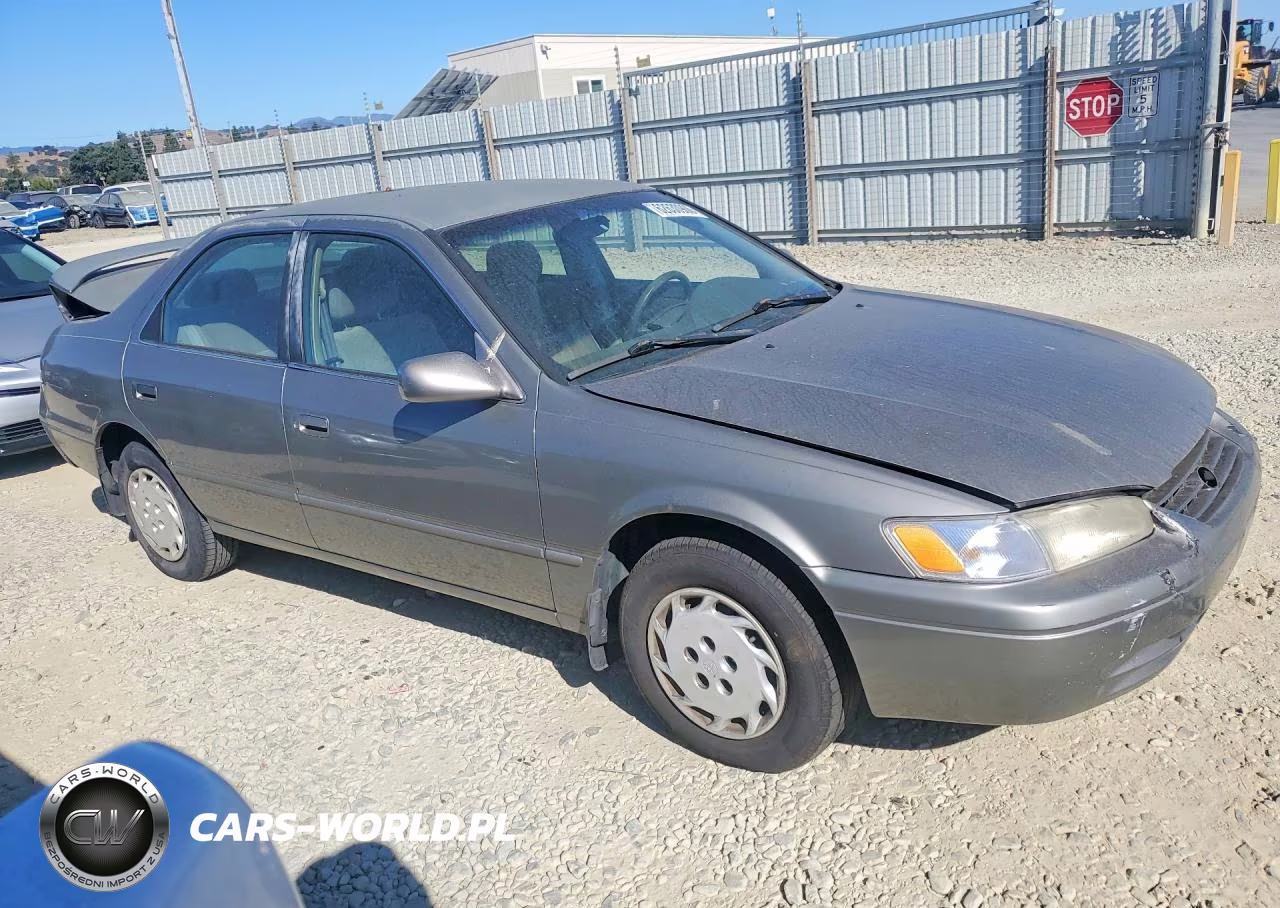1997 Toyota Camry Le VIN:JT2BG22K6V0065871 - 4