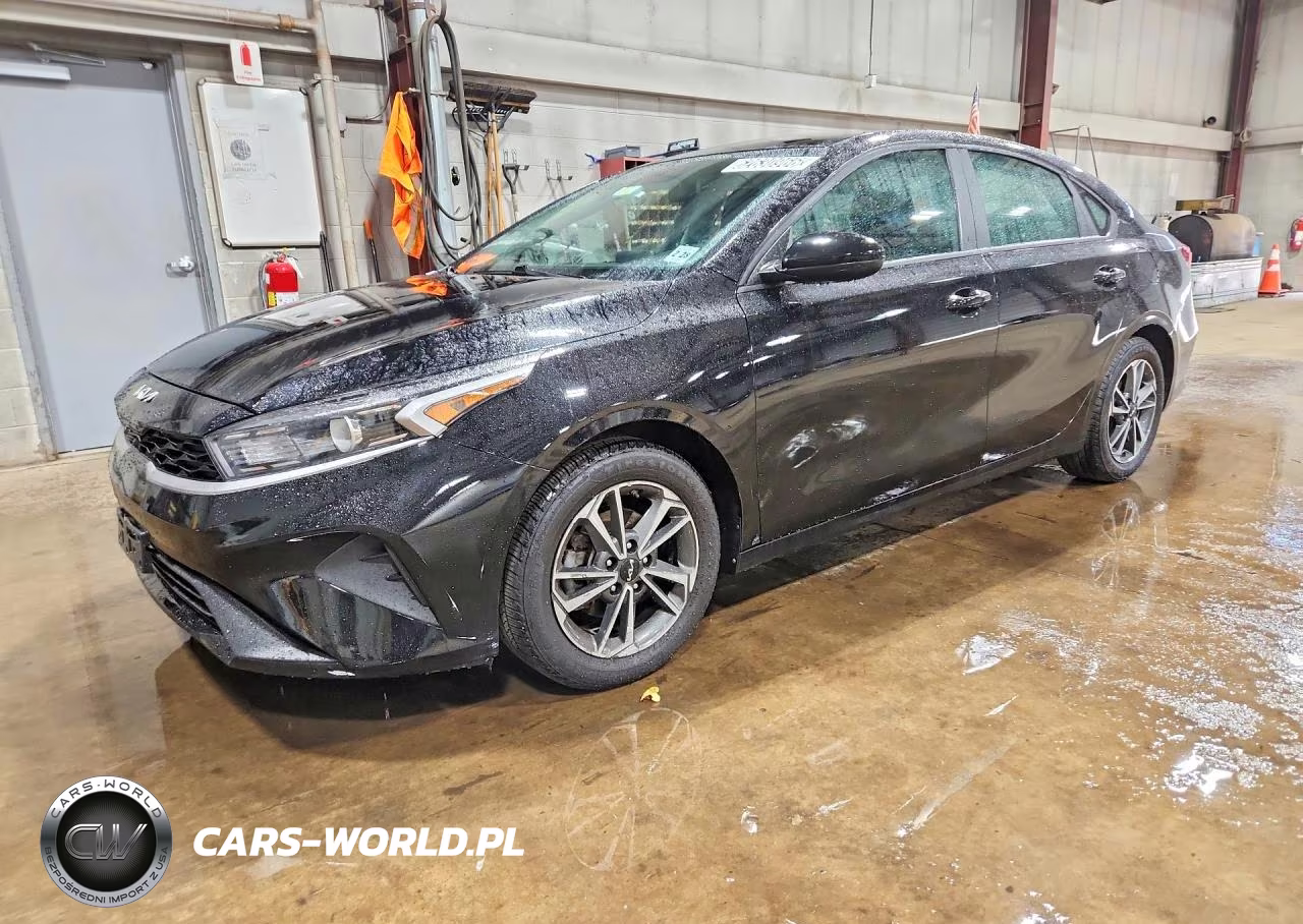 2023 Kia Forte Lxs – zdjęcie 1 z 12