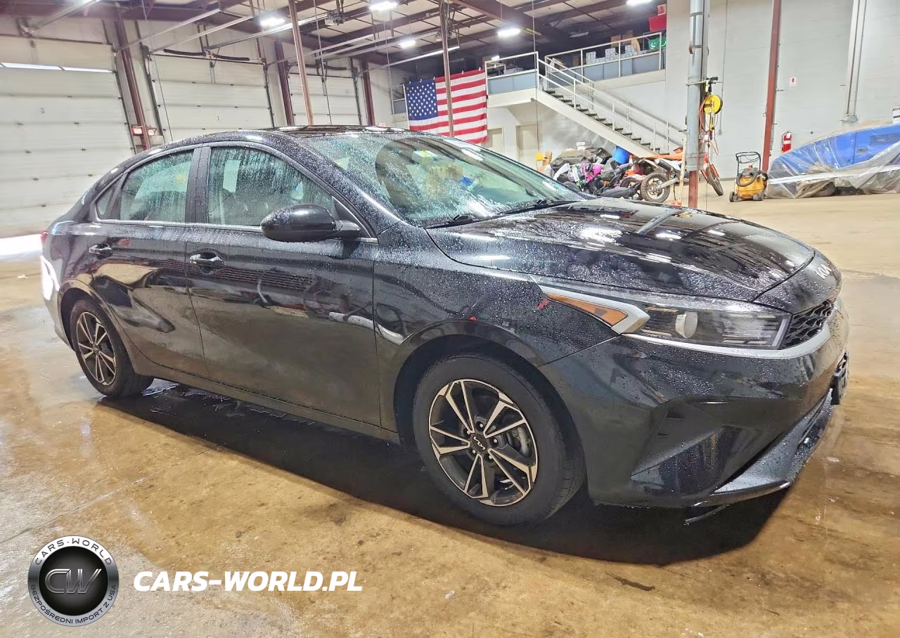 2023 Kia Forte Lxs VIN:3KPF24ADXPE596930 - 4