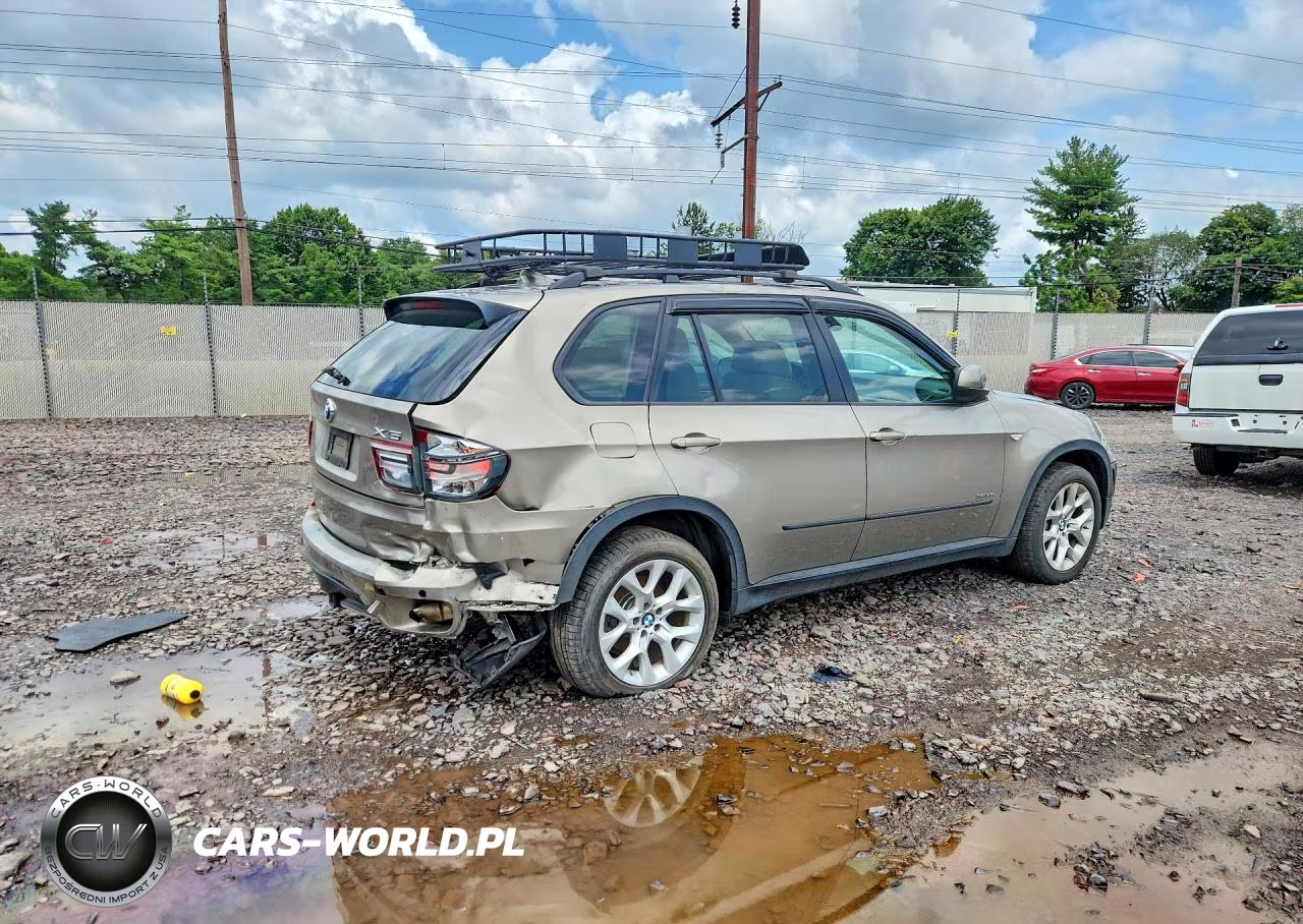 2011 BMW X5 xDrive35I VIN:5UXZV4C58BL741925 - 3