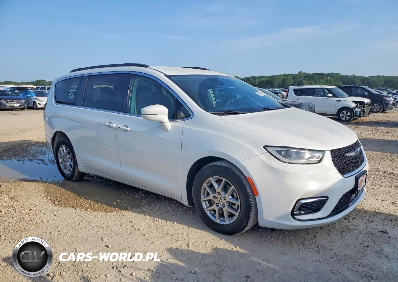 2022 Chrysler Pacifica Touring L VIN:2C4RC1BG1NR162005 - 4