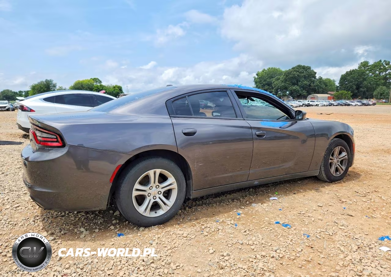 2019 Dodge Charger Sxt VIN:2C3CDXBG5KH724676 - 3