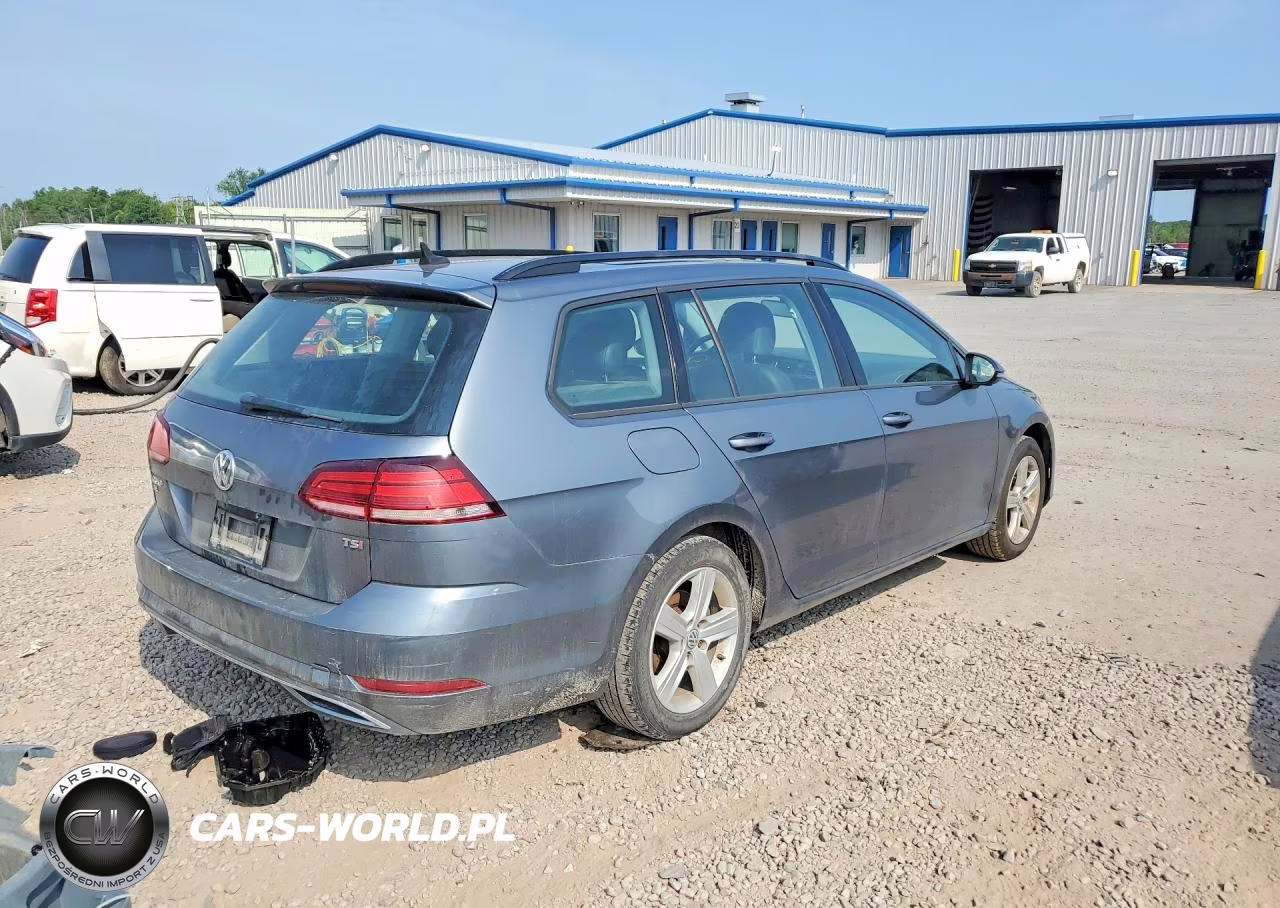 2018 Volkswagen Golf Sportwagen S VIN:3VWD17AU2JM753047 - 3