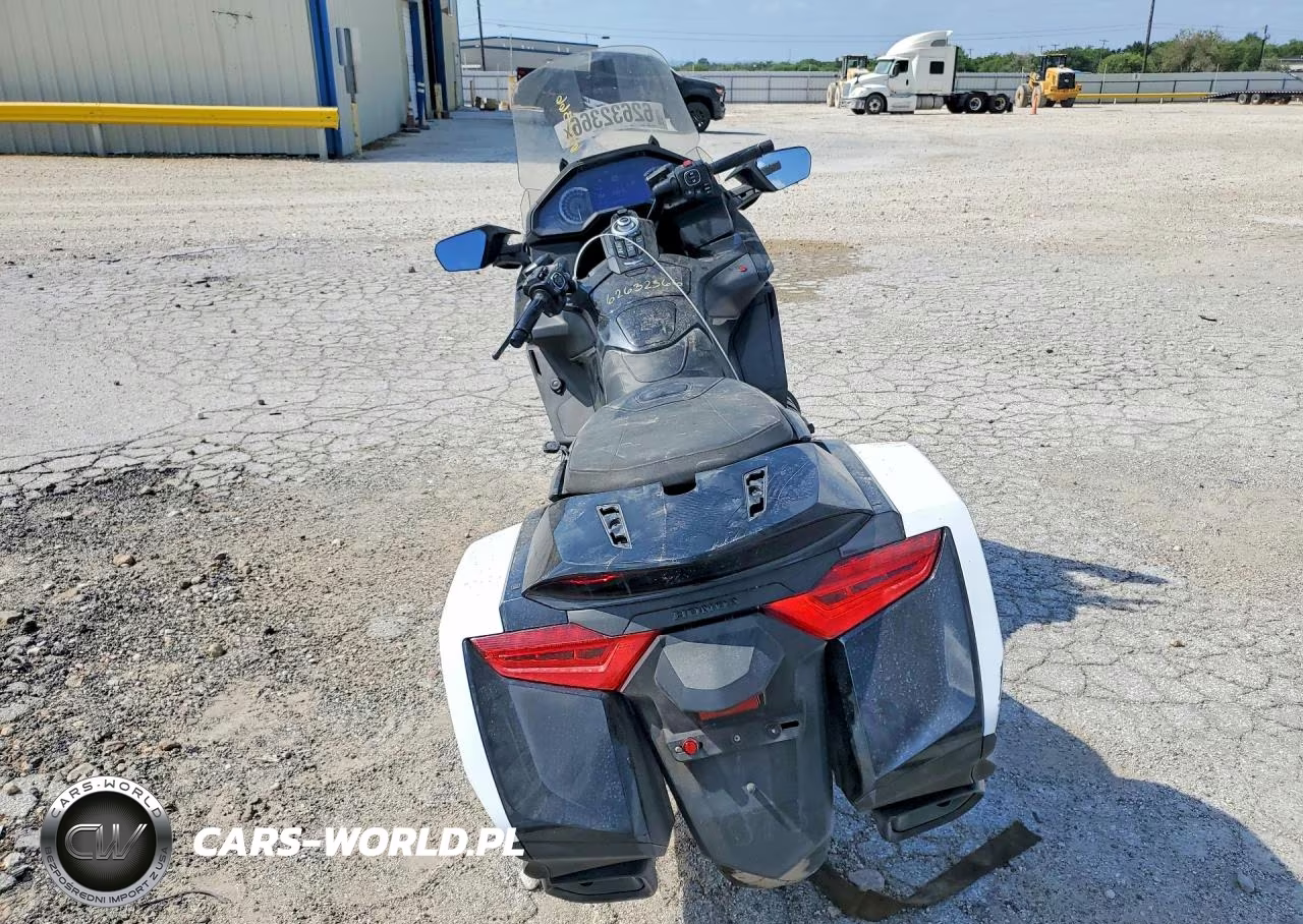 2021 Honda Gl1800 B VIN:JH2SC7913MK300315 - 4