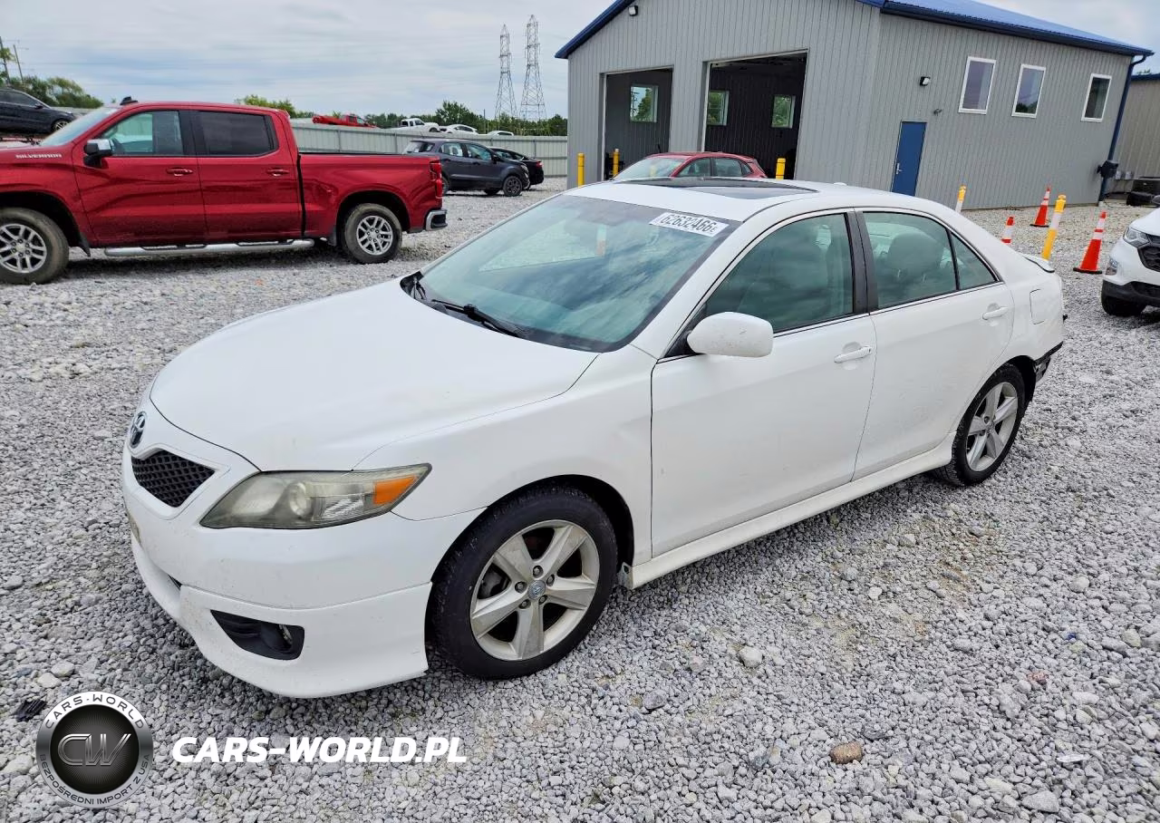 2011 Toyota Camry Se V6 – zdjęcie 1 z 13