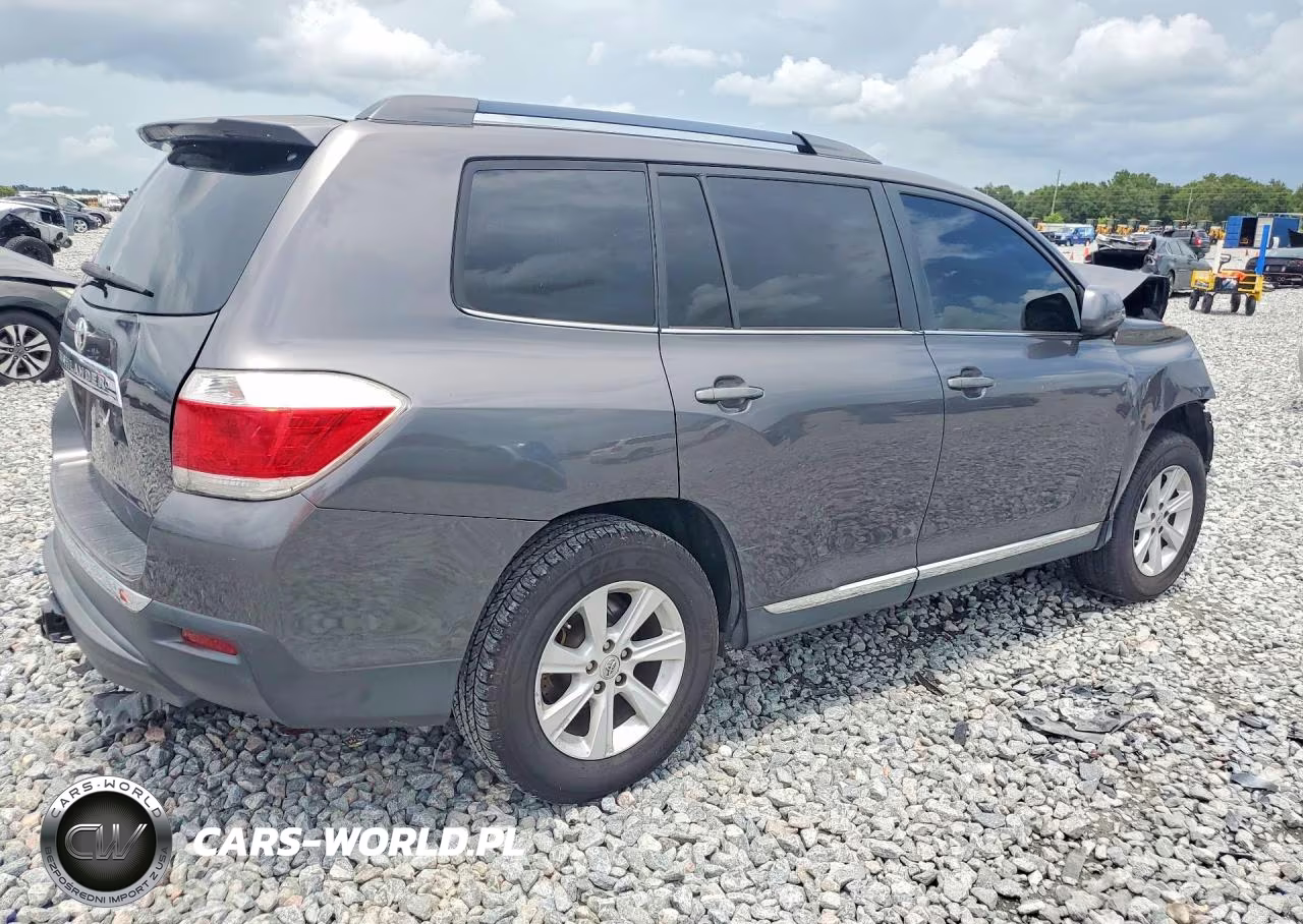 2013 Toyota Highlander Plus VIN:5TDZK3EH3DS111226 - 3