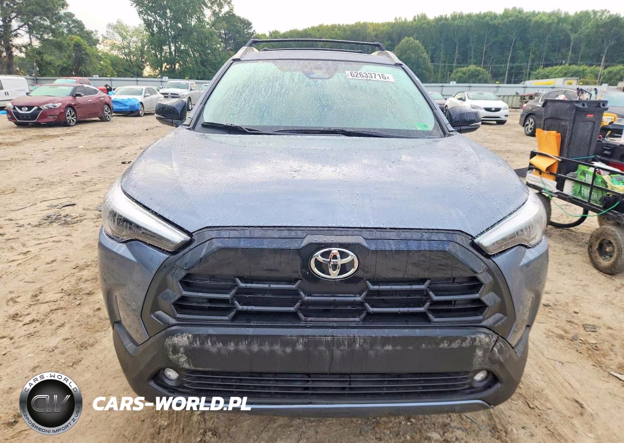 2026 Toyota Corolla Cross Xle VIN:7MUDAABG3TV164977 - 5