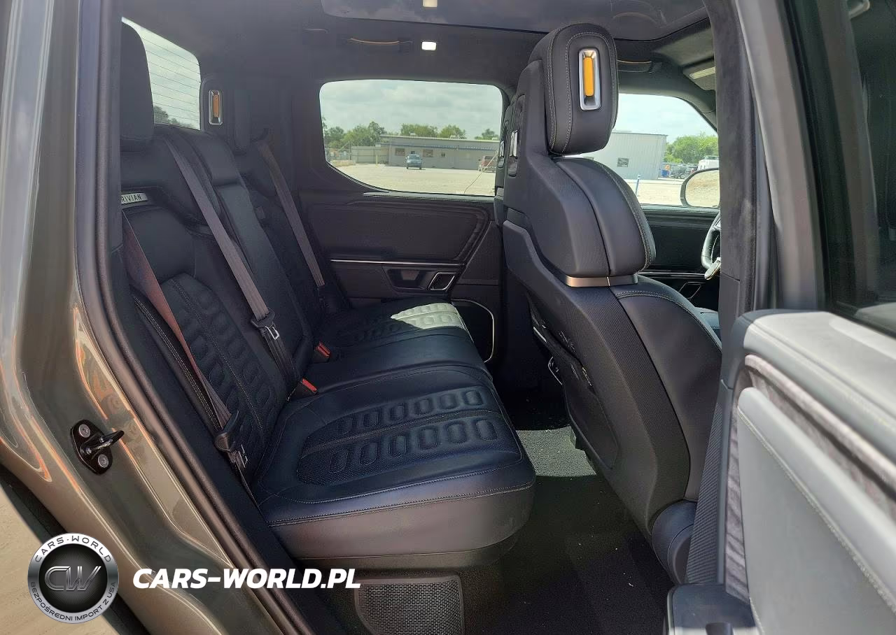 2022 Rivian R1T Launch Edition VIN:7FCTGAAL6NN001357 - 10