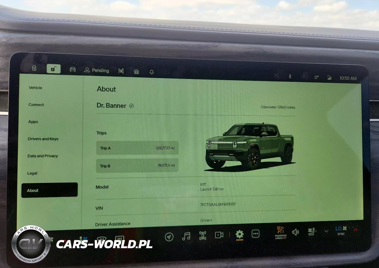 2022 Rivian R1T Launch Edition VIN:7FCTGAAL6NN001357 - 9