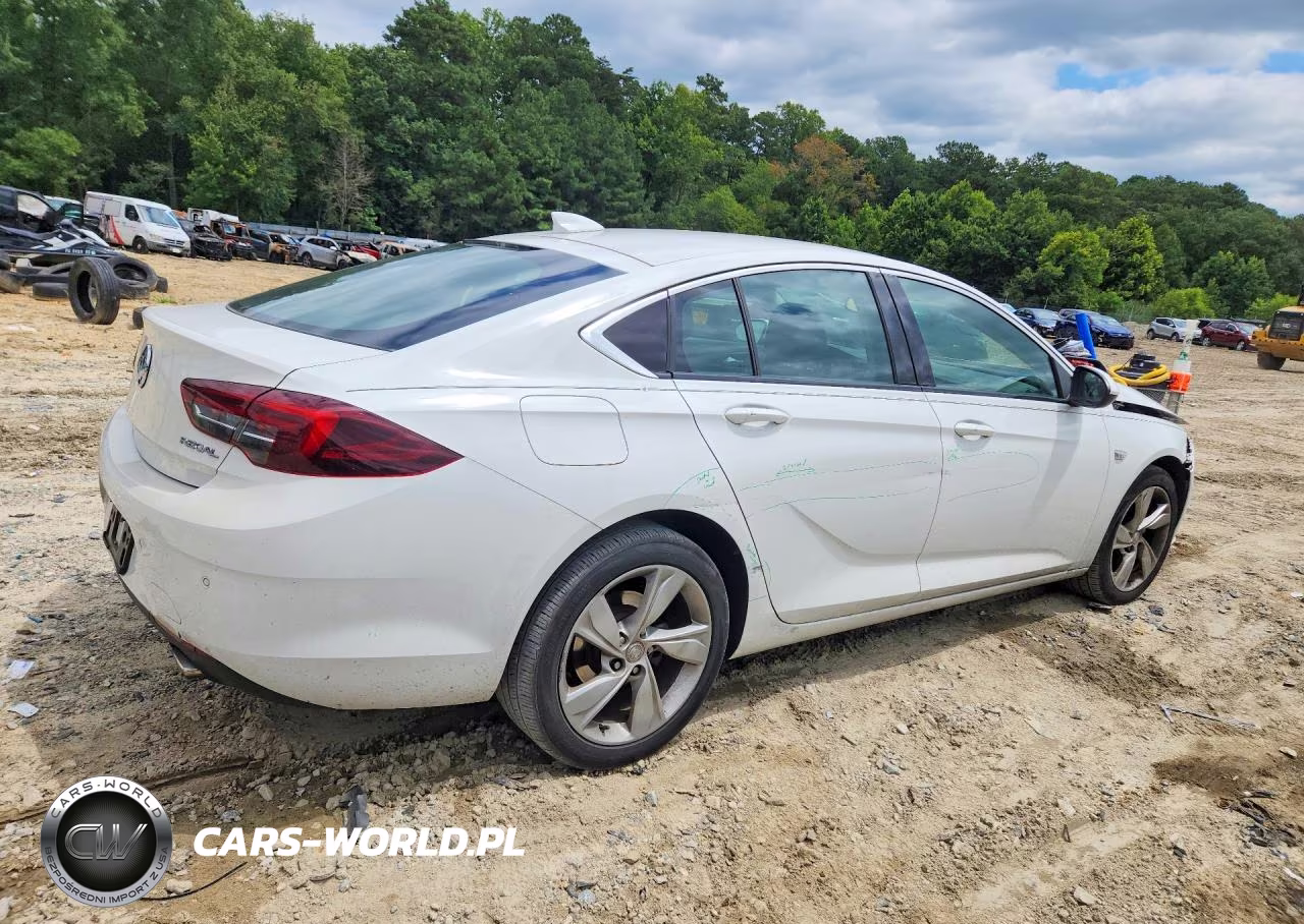 2018 Buick Regal Preferred VIN:W04GL6SX8J1061752 - 3