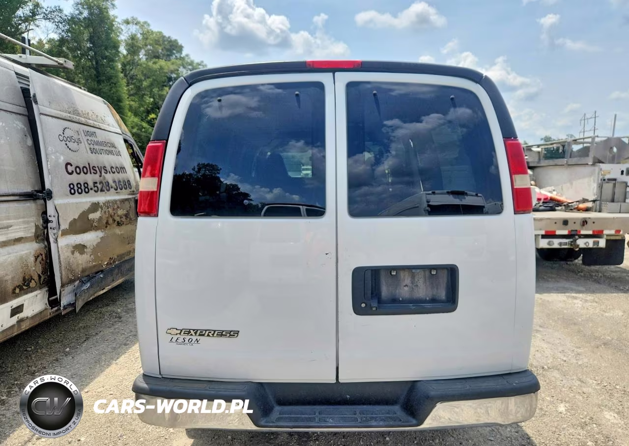 2017 Chevrolet Van VIN:1GAZGMFG9H1252858 - 6