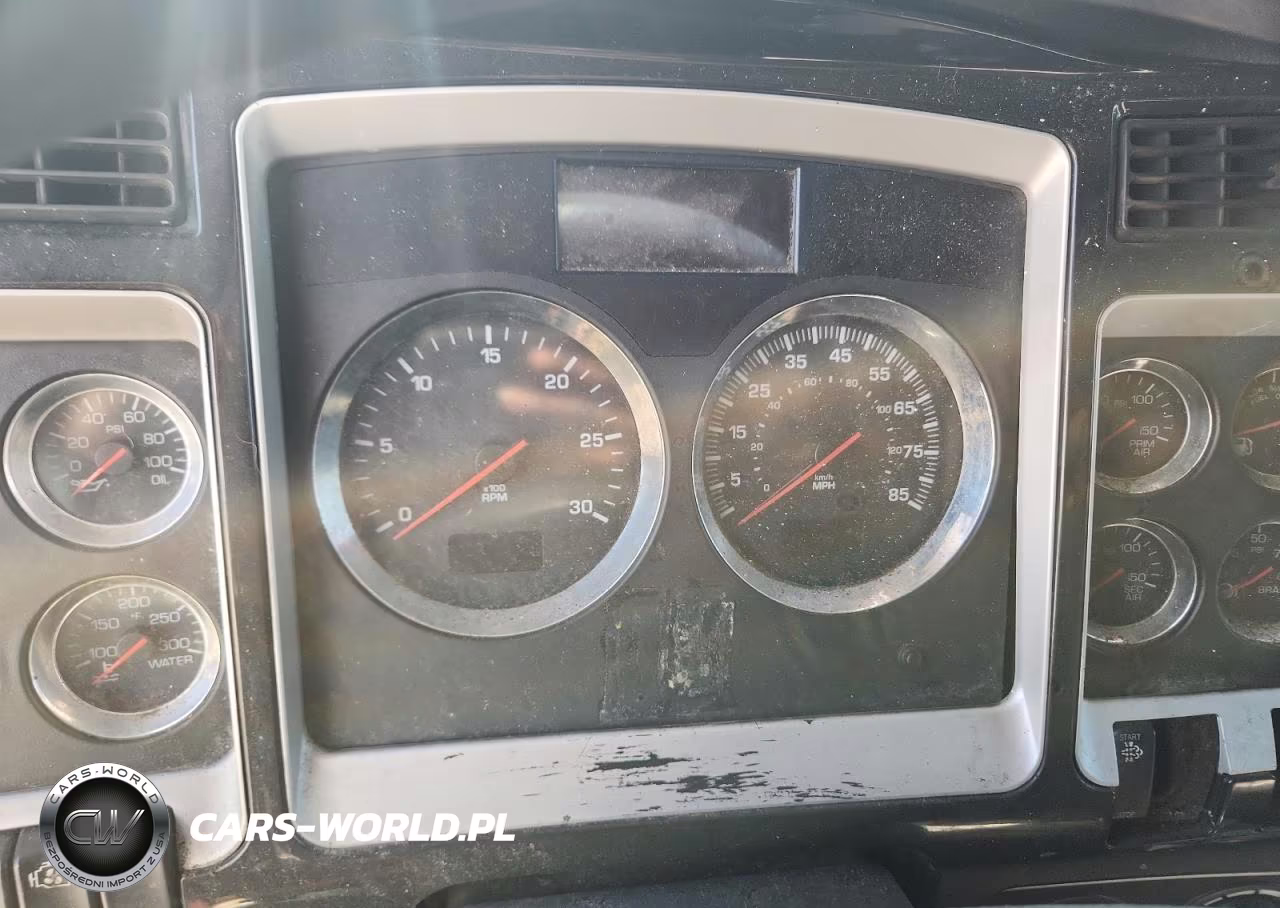 2013 Kenworth T660 Semi Truck VIN:1XKADP9X0DJ360360 - 9